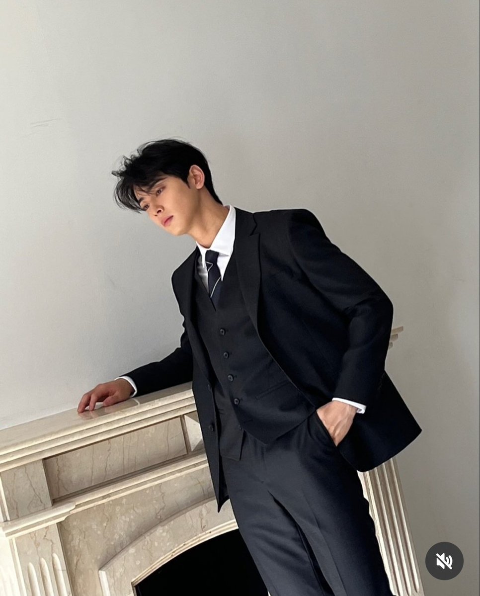 yehusmar's tweet photo. CHA EUNWOO ÍCONO DE LA MODA 
#ChaEunwooFashionMoments
#채은우 #CHAEUNWOO https://t.co/oXz2Mz0UWl