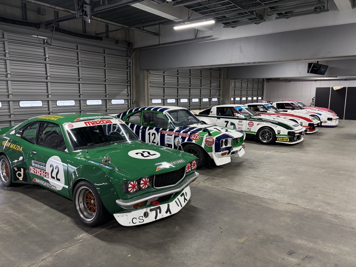 WillForWin2's tweet photo. おはようございます。
レジェンドカーブース、着々と準備進行中です。
本日もよろしくお願いします。
#マツダファンフェスタ https://t.co/UOzGZJmmaD