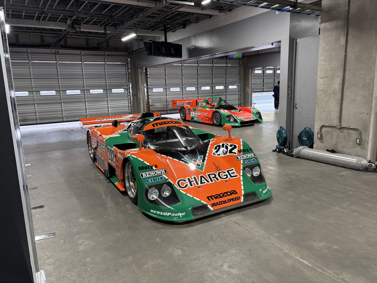 WillForWin2's tweet photo. おはようございます。
レジェンドカーブース、着々と準備進行中です。
本日もよろしくお願いします。
#マツダファンフェスタ https://t.co/UOzGZJmmaD