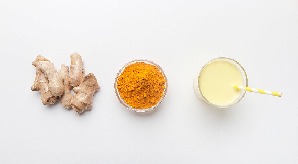 sayerjigmi's tweet photo. 6/ TURMERIC vs IBUPROFEN &amp; NAPROXEN — knee arthritis

367 pts: 1,500mg turmeric = 1,200mg ibuprofen. 96–97% satisfied. Fewer GI effects.

2022 double-blind RCT: turmeric+ginger+pepper = naproxen. Zero adverse effects.

NSAIDs kill thousands/yr.

https://t.co/lciCRdkAbb https://t.co/mA1273NbA5