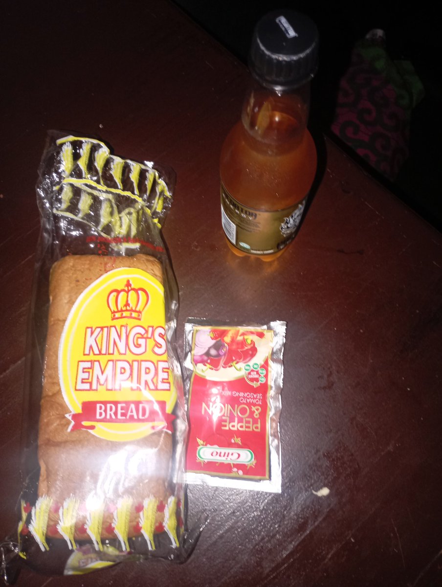 Honourableosyw's tweet photo. @kingugodon001 Bread, predator and toothpaste https://t.co/BQVgfOeGn6