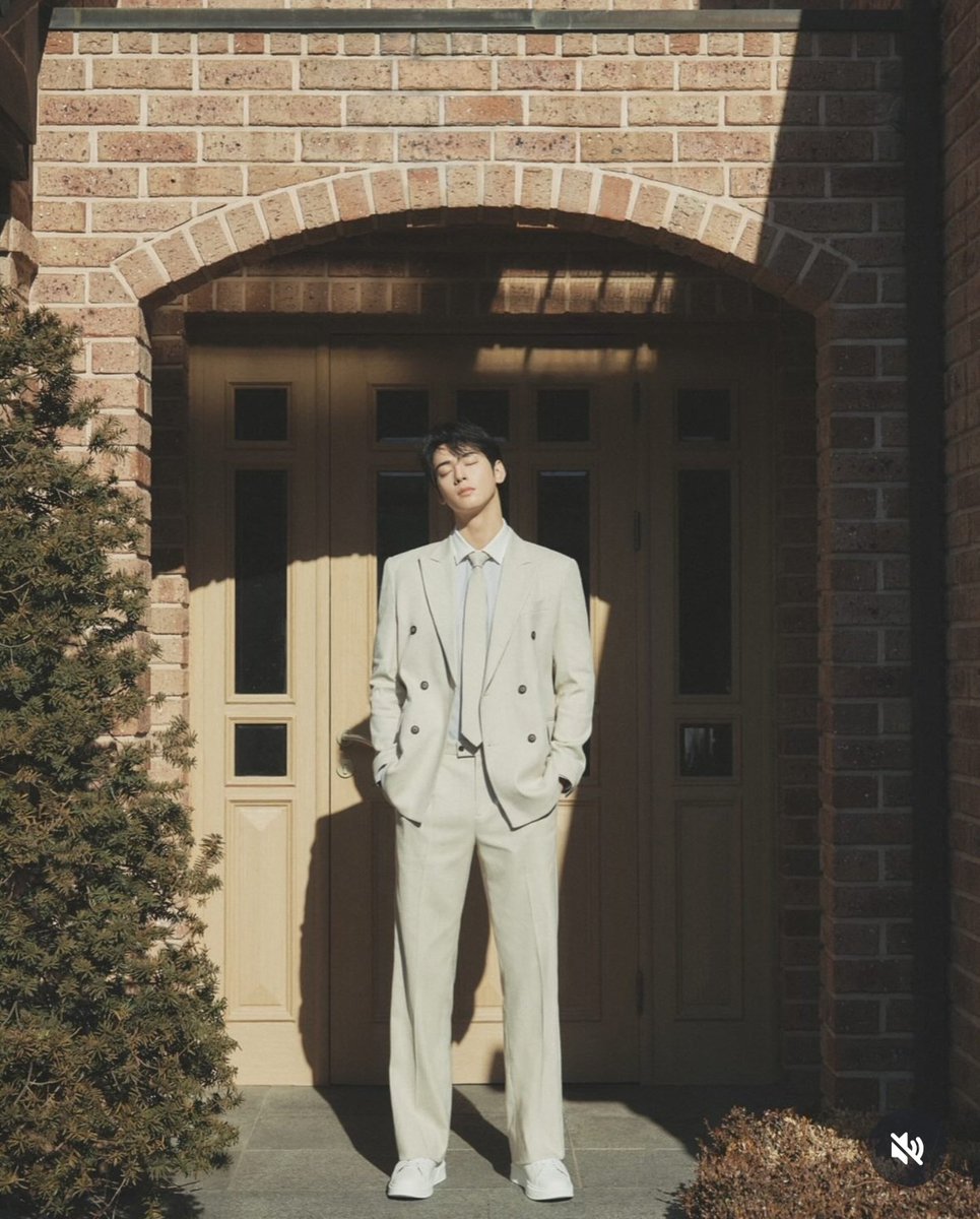 yehusmar's tweet photo. CHA EUNWOO ÍCONO DE LA MODA 
#ChaEunwooFashionMoments
#CHAEUNWOO #채은우 https://t.co/hy3x2Q9FYi
