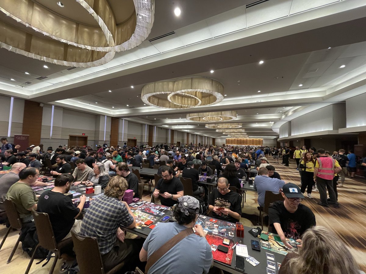 MjDailey's tweet photo. 864 players for the Sink Below promo SAGE event! The largest SAGE event of all time. Literally every single table in the room is being used! #Calling100 #fabtcg https://t.co/vsTvYr8FV7
