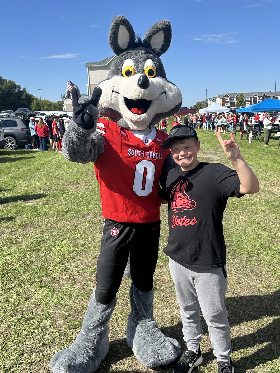 philatron605's tweet photo. Happy DDays!  #GoYotes https://t.co/9QNkxvEZaF