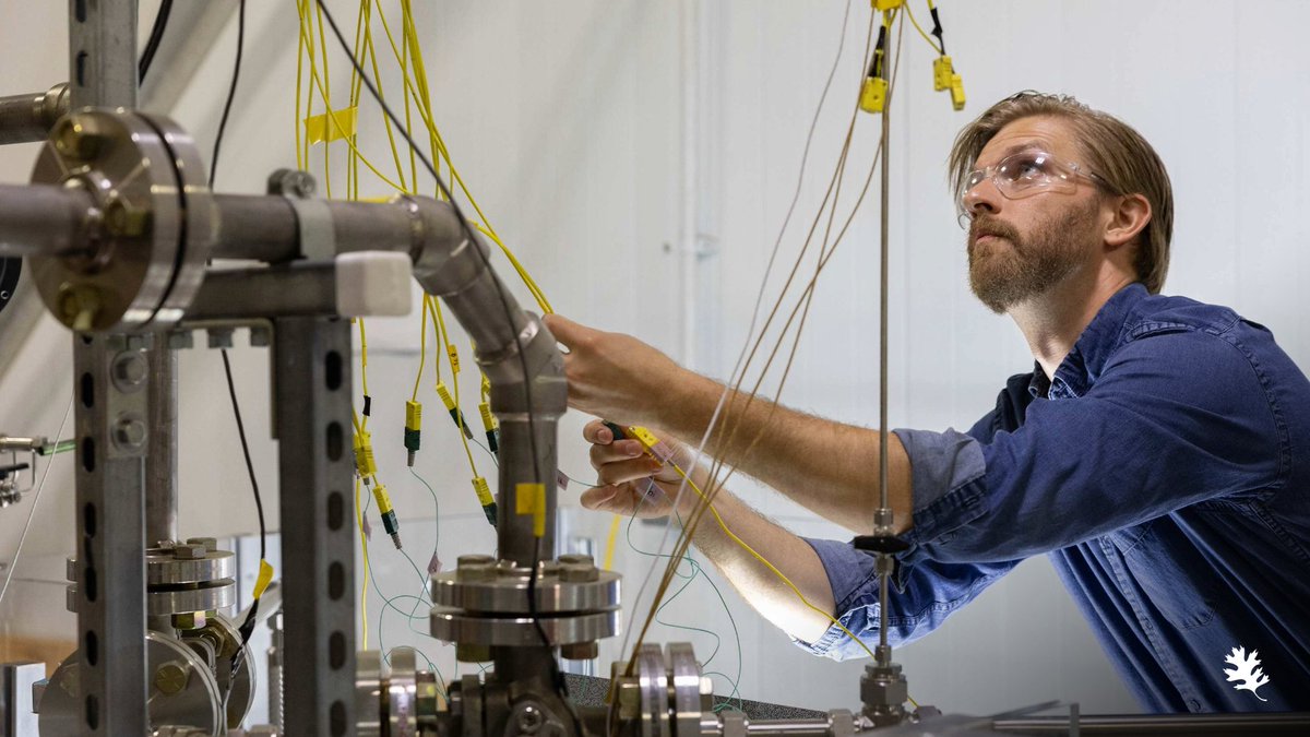 ORNL's tweet photo. One of the biggest engineering challenges in fusion isn't creating the heat. It's managing it.

Here, ORNL fusion engineer Cody Wiggins inspects the Helium Flow Loop Experiment, where high-pressure helium is used to test cooling strategies for future fusion energy systems. https://t.co/qvk2K5VBq5