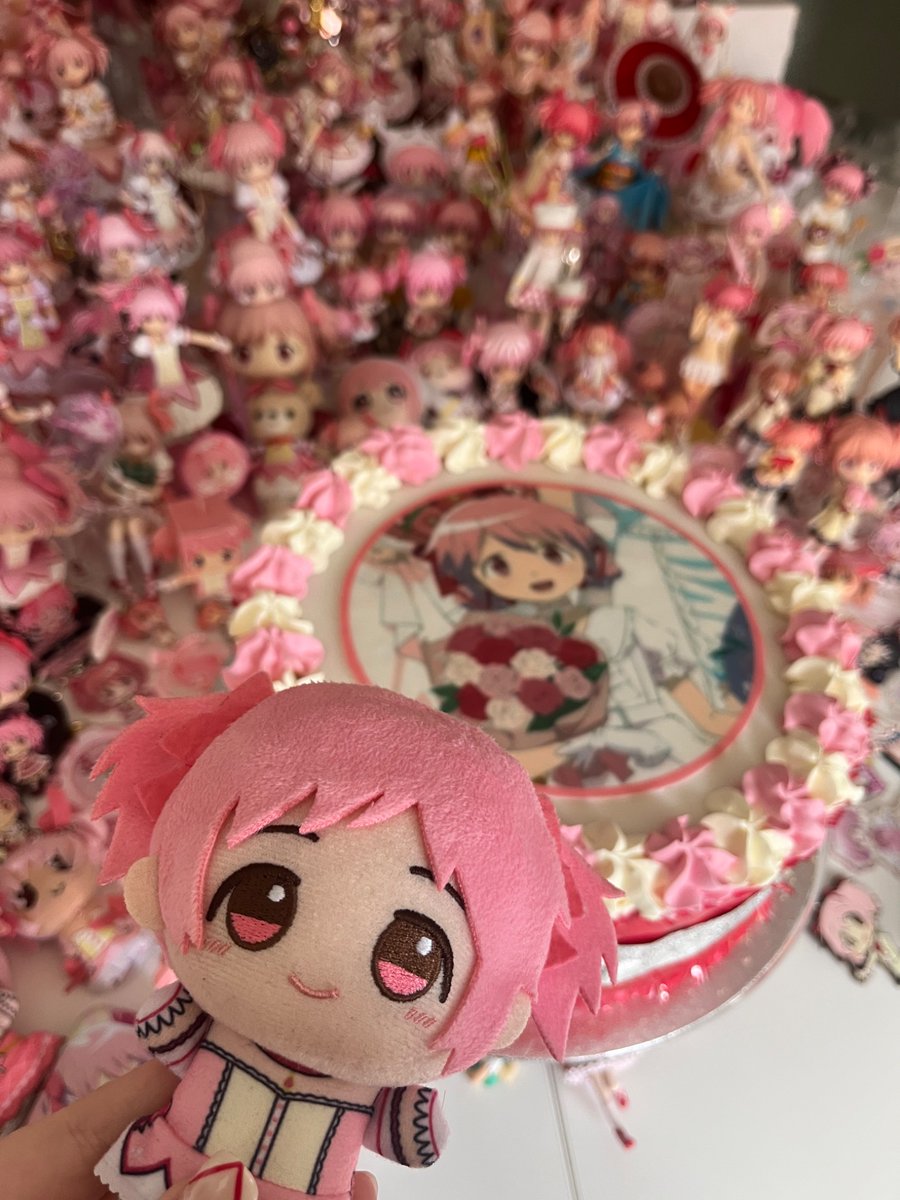 mymadokaa's tweet photo. madoka loved her cake !! https://t.co/wpttYAYVHr