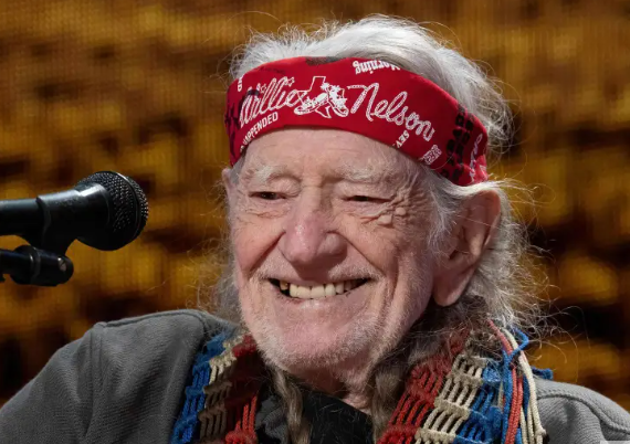traveller_q's tweet photo. @AmesStraight And Willie is 93 and still bringing more than Christine. https://t.co/pGV1WvKSsT
