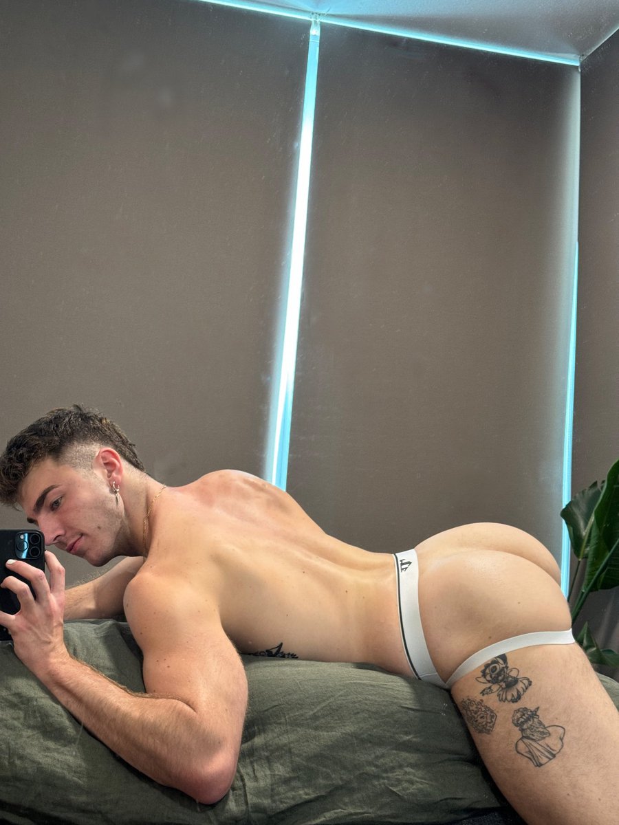 romeohomo's tweet photo. Jocktober https://t.co/WbVZf9F7NI