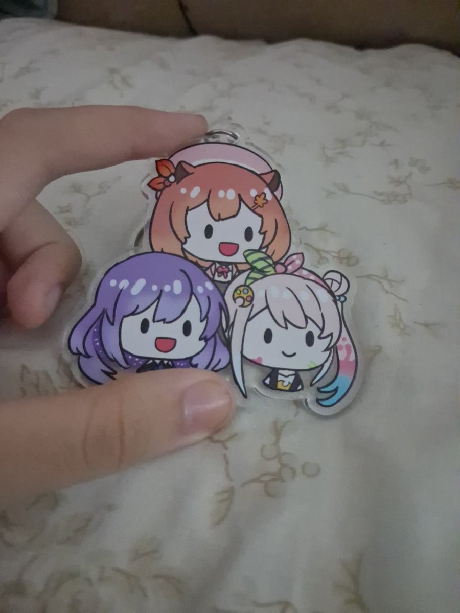 yuemiyua's tweet photo. so cute i cant stop looking at them #area15 https://t.co/zWovHCiAs9