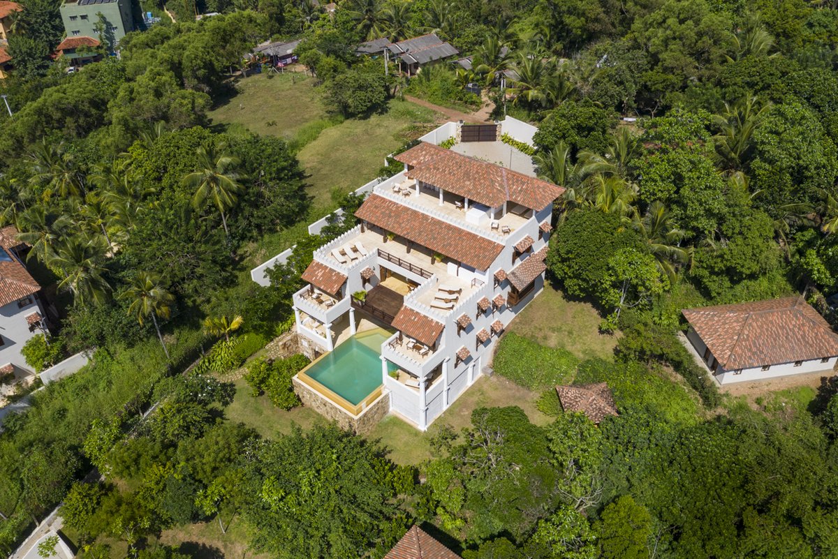 VillasSri's tweet photo. Wake up to breathtaking ocean views at a stunning coastal retreat in Weligama, featuring an infinity pool, elegant bedrooms, a private yoga studio and a rooftop terrace.
https://t.co/y10QmL4sy3
#SriLankaTravel #LuxuryVillas #Weligama #BeachVilla #SriLankaVacation https://t.co/t1RDZv7epL