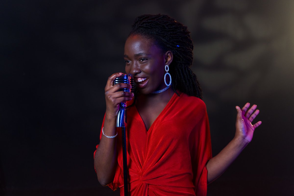 CapricornFM's tweet photo. Know the lyrics? Now prove it! It’s time for #SingItBack.
Send your voice note to @MasterjaySA on WhatsApp: 079 899 6226 and sing it like you mean it on the #CapricornLounge. https://t.co/AOQgSxA4uL