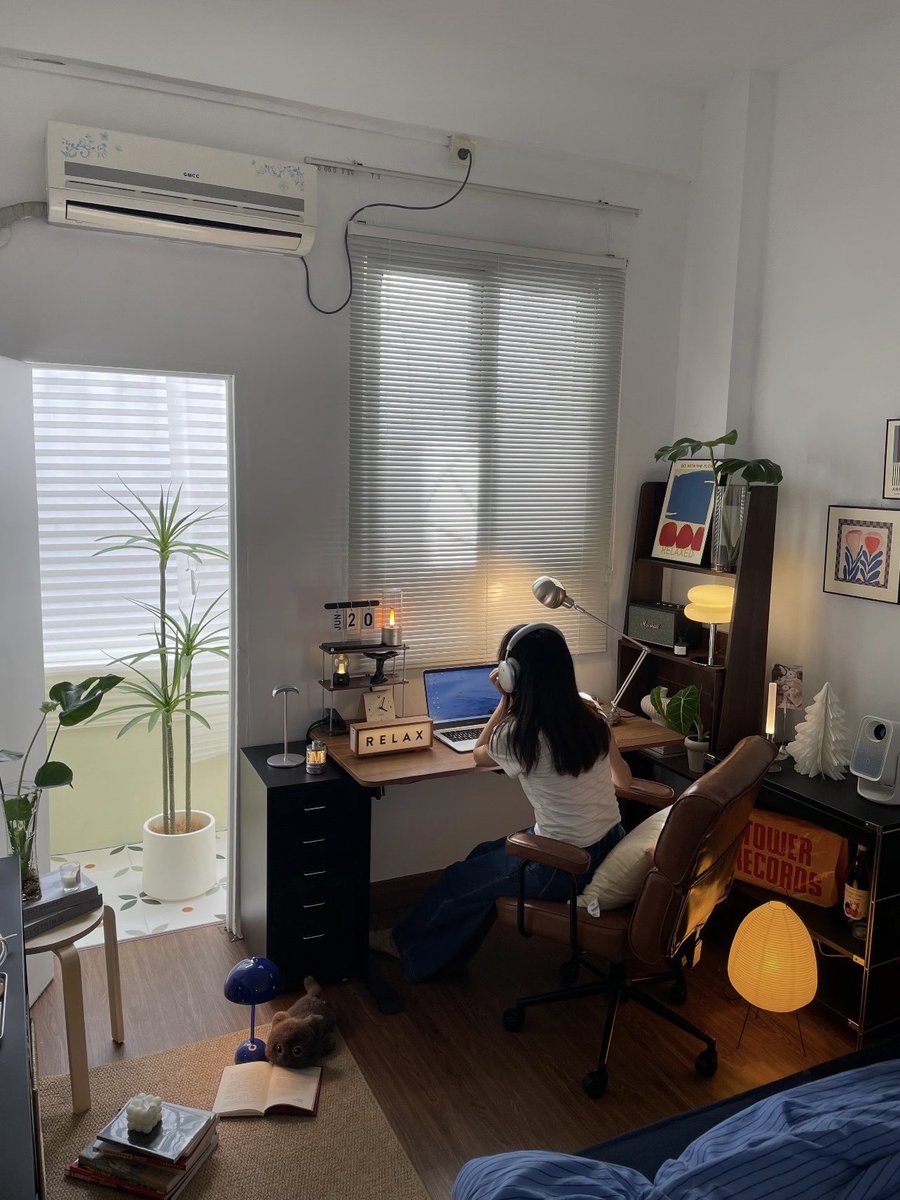 sekarwangikuu's tweet photo. Living alone but never living a boring life. https://t.co/nYGHv1Gmo8