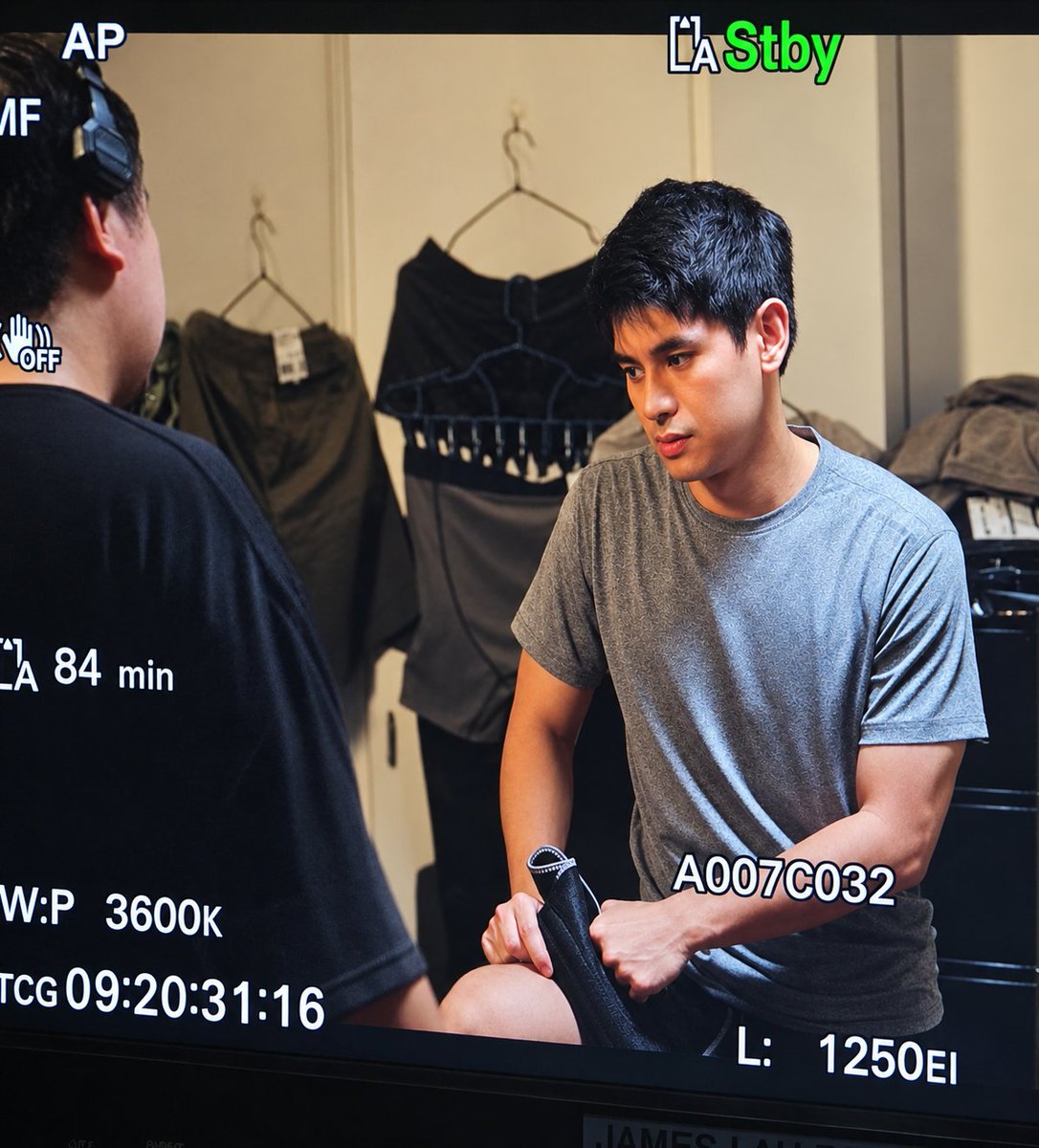 jp_abellera's tweet photo. Direk JPL motivating Dustin #BDNLT https://t.co/pfs11Zwhp8