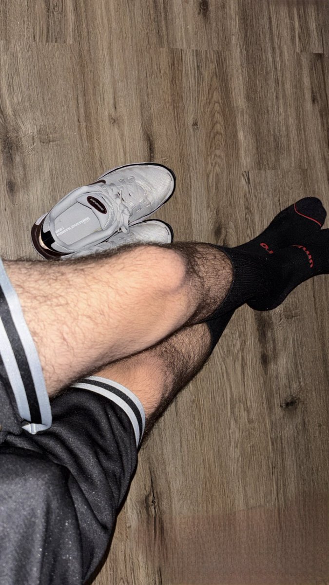 gonzfdr's tweet photo. #fypシ゚viral #feet #Dm https://t.co/6Nl3v0XItx