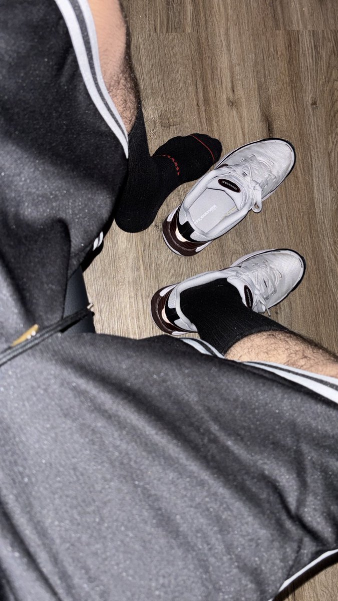 gonzfdr's tweet photo. #fypシ゚viral #feet #Dm https://t.co/6Nl3v0XItx