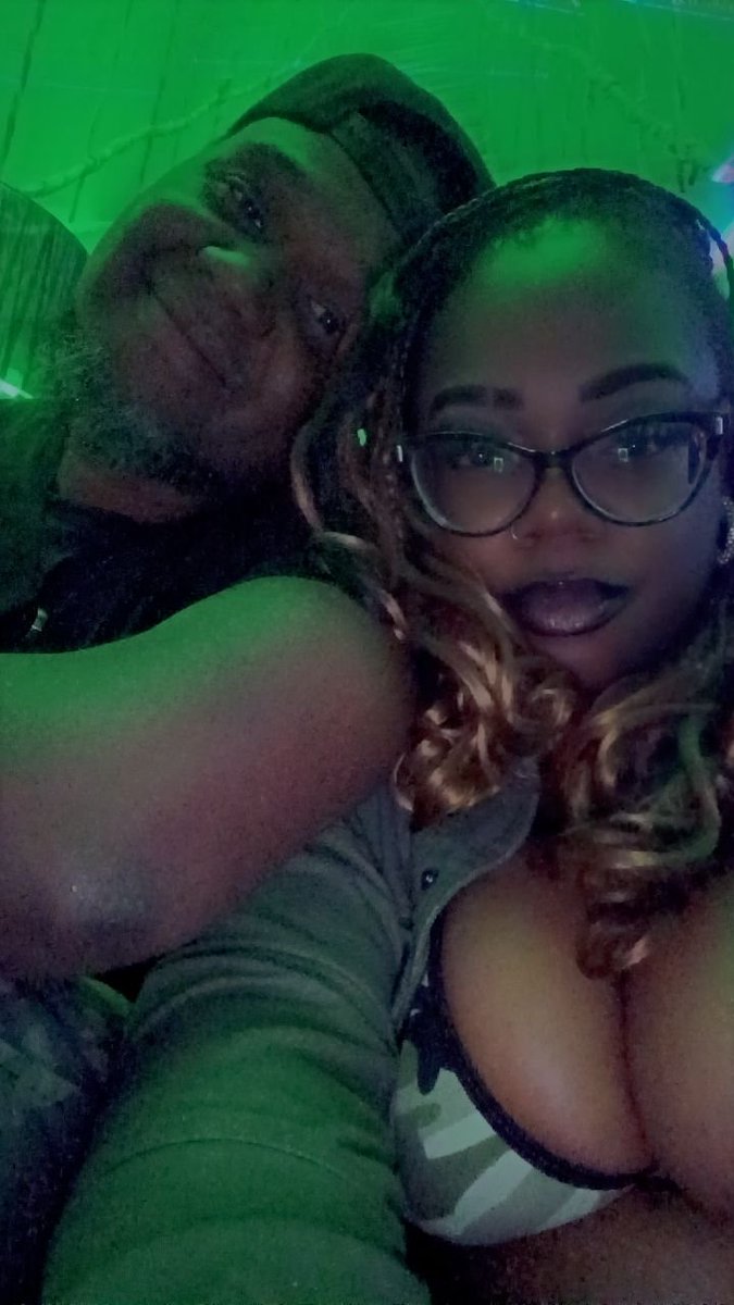 LSDarkKnight's tweet photo. King and his Queen @lilblkslut https://t.co/2VBLUUMLU7
