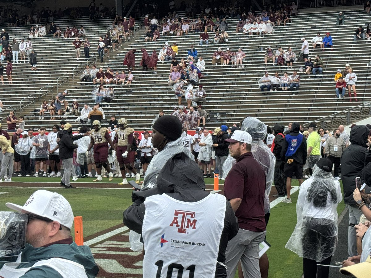 AggiesToday's tweet photo. Texas A&M commits DeMarrion Johnson and Mark Matthews are in the house tonight https://t.co/BjfLjOxXRx