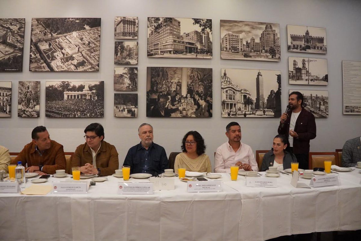 aramirezcuellar's tweet photo. Se va a crear un espacio de coordinación permanente para construir un compromiso de política laboral en la CDMX, en favor de la justicia para las familias de trabajadoras y trabajadores. https://t.co/AqhJ6flQCf
