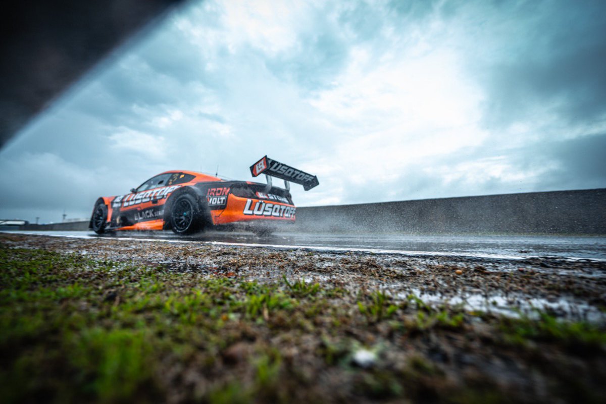 maurilambiris6's tweet photo. Primer sábado junto a la Scuderia de Jero Teti y lo cerramos con un P18 en la clasificación. #TCenSanNicolás 🏁

Tenemos trabajo para mañana, vamos desde el P6 en la tercera serie, a partir de las 11.45 por Canal 9 ☑️ https://t.co/3VM2bfzeOB