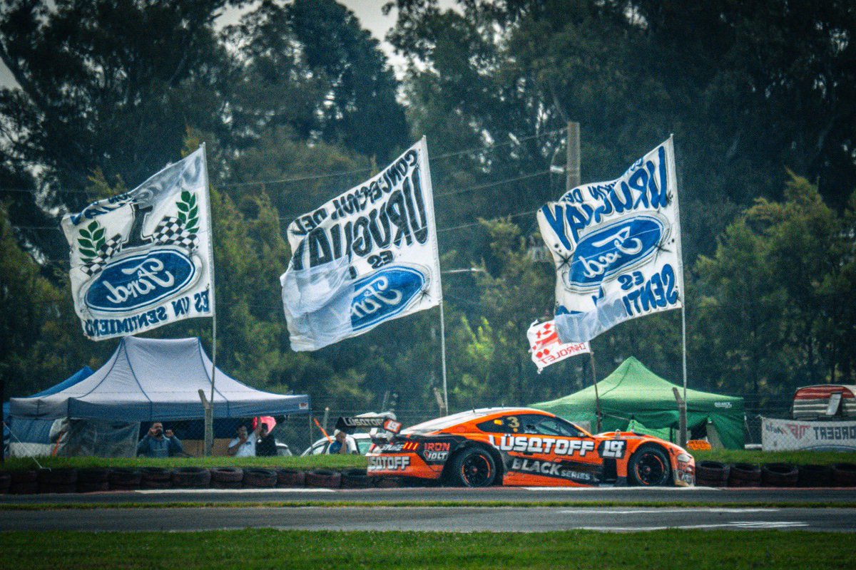 maurilambiris6's tweet photo. Primer sábado junto a la Scuderia de Jero Teti y lo cerramos con un P18 en la clasificación. #TCenSanNicolás 🏁

Tenemos trabajo para mañana, vamos desde el P6 en la tercera serie, a partir de las 11.45 por Canal 9 ☑️ https://t.co/3VM2bfzeOB