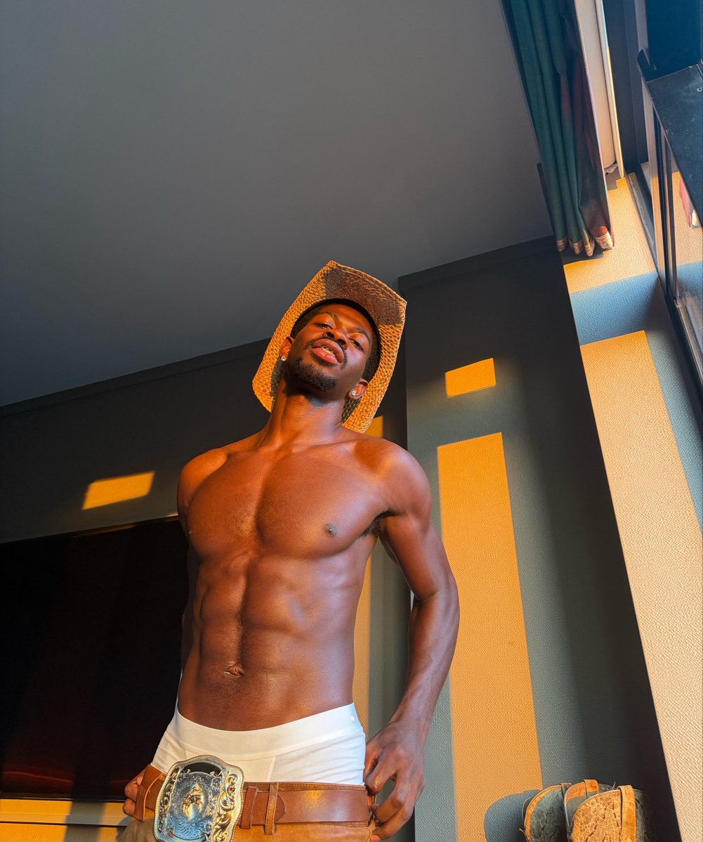 LilNasX's tweet photo. https://t.co/2uWvfTws3G