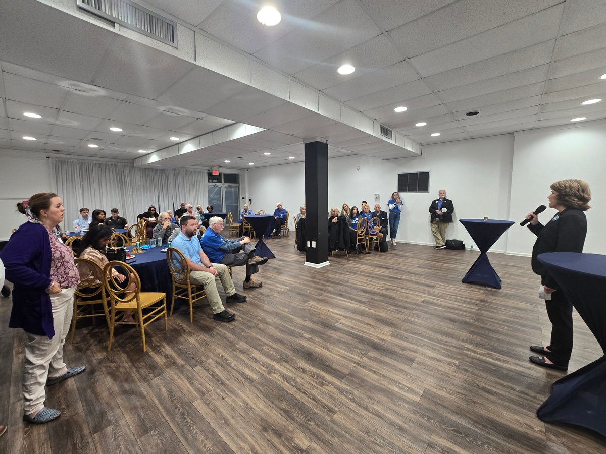 ClarenceLamMD's tweet photo. I was glad to join Joan Barone Cole in Severna Park to support her campaign for State Delegate!  It's time for some change in Anne Arundel County, so if you live in District 31, help spread the word, knock on doors, make phone calls, put up a sign, and most importantly, go vote! https://t.co/TjyuU24WQE