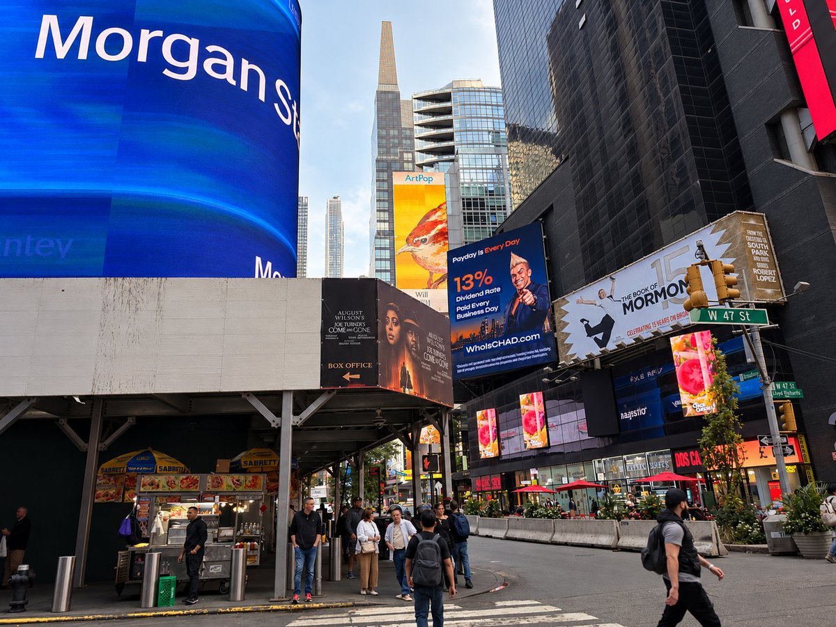 defidevcorp's tweet photo. $CHAD has made it to the biggest screen in the biggest city. 🗽

Hello, Times Square. https://t.co/dVlgXjw0pk