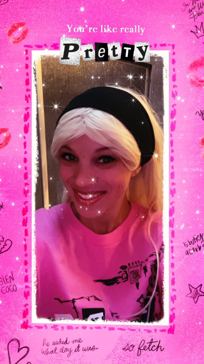 JConfitdent's tweet photo. Get in loser, we're going shopping #selfies #snapchat #meangirls #meangirlsday #reginageorge #cosplay #cosplayer #cosplaying https://t.co/EAGPL1Db4M