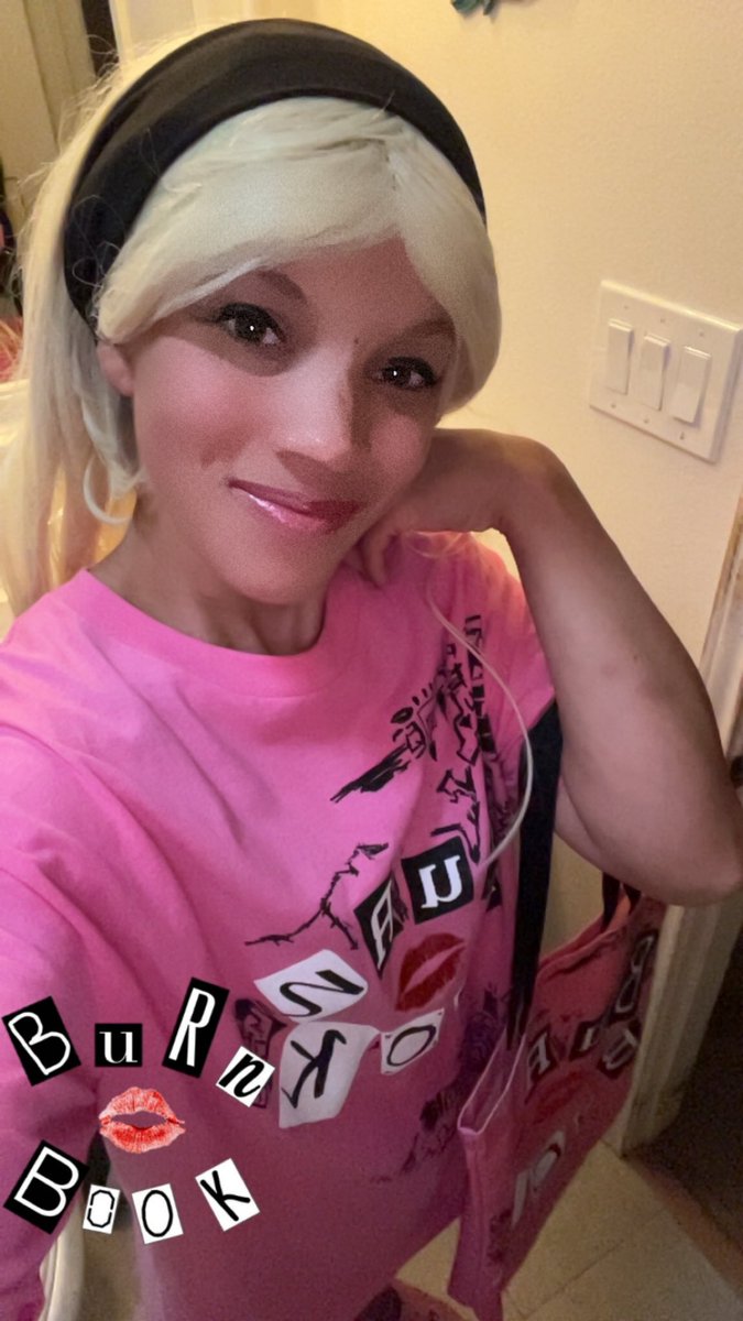JConfitdent's tweet photo. Get in loser, we're going shopping #selfies #snapchat #meangirls #meangirlsday #reginageorge #cosplay #cosplayer #cosplaying https://t.co/EAGPL1Db4M