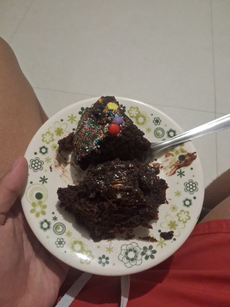 _Ma_teus_teus's tweet photo. Depressãozona: anorexia

Depressãozinha: compulsão alimentar https://t.co/V7P1L8PQTU