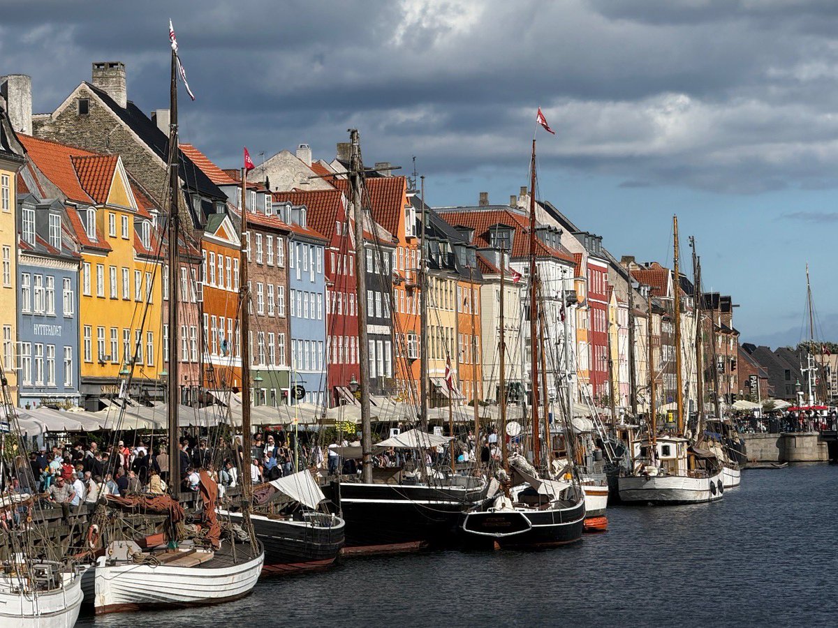 pasaldiaok's tweet photo. “Copenhague enamora al ritmo de su sirena”, el programa sobre los principales atractivos de la capital danesa que hicimos en "Pasaporte al día". Míralo aquí https://t.co/Av93O6BPSC #copenague #dinamarca #Turismo #viaje #vacaciones #excursiones #escandinavia #baltico #radio https://t.co/H6Y0qWRyZ0