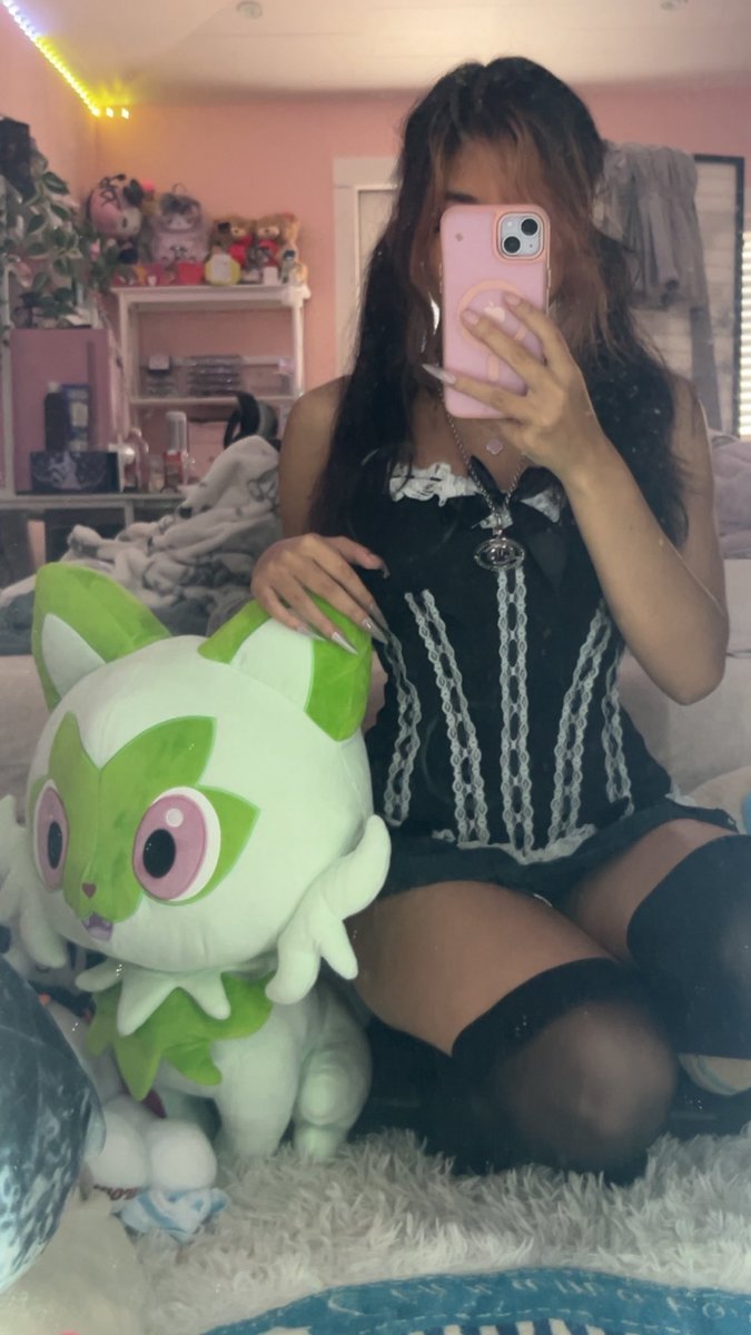 soulsborndoll's tweet photo. me and my starter https://t.co/76kUnEyYkb