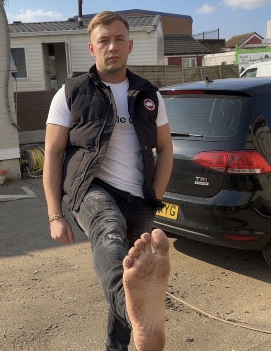 itscolesmith0's tweet photo. Kneel faggot 
My bare alpha sole owns your weak mind

I don’t care about faggots I just empty them

#Findom #AlphaFeet #PayPig #FootWorship #CashDrain #BetaLoser #HumanATM https://t.co/pxTvuKQOOF
