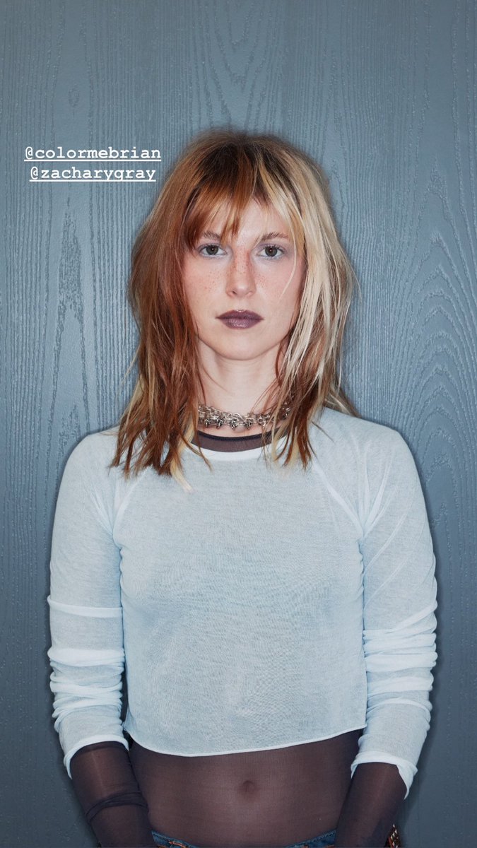 Paramore_Mex's tweet photo. Nuevas fotografías de #HayleyWilliams en el backstage del show en Mountain View, California la noche de ayer. #TheHayleyWilliamsShow 🌟

📸 zacharygray https://t.co/rEx4Ygczpu