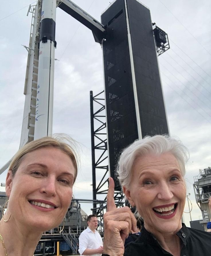 Sydneysharon24's tweet photo. Elon musk CEO of Tesla and SpaceX company is building the future let's support our future together ❤️🚀 https://t.co/driG6zoRlL