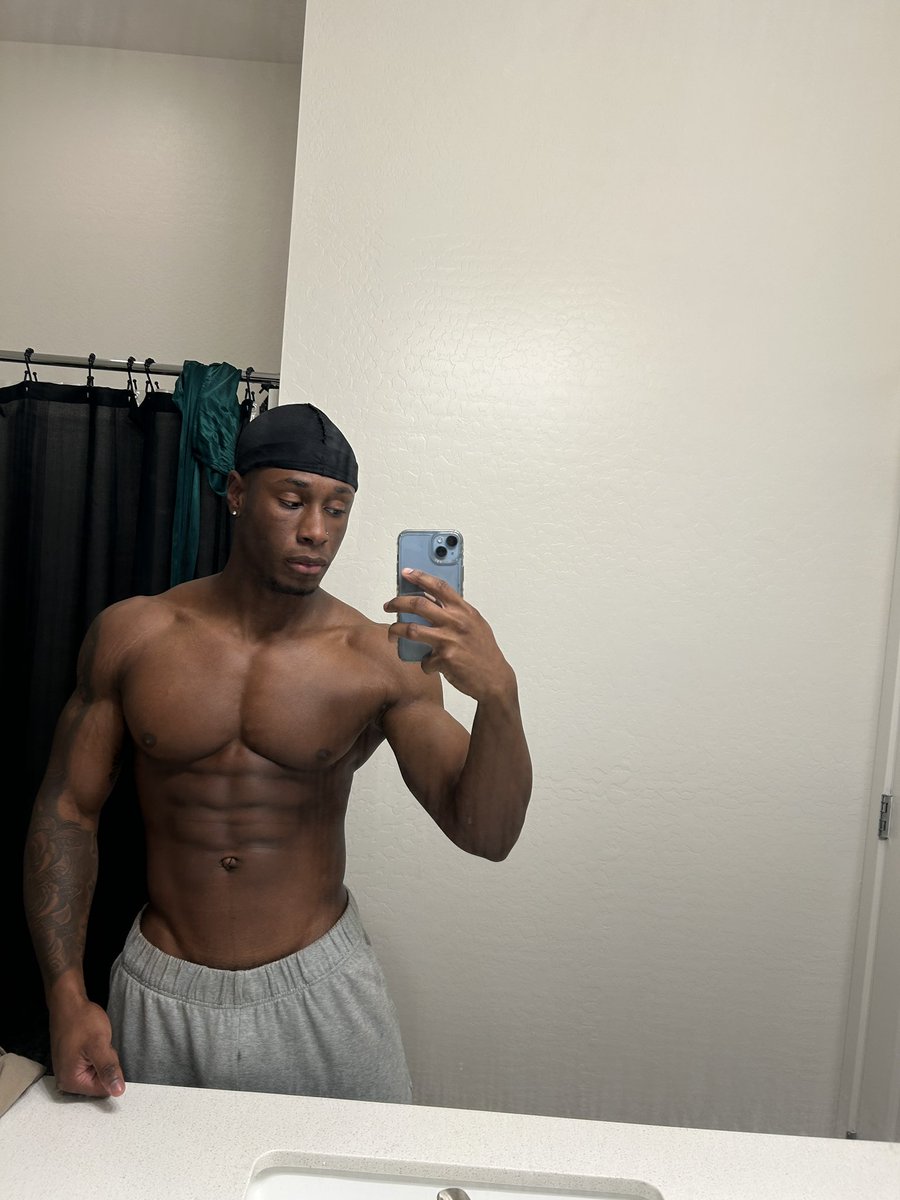 jaydadon43's tweet photo. Need to get into some type of fitness modeling fr #az #fypシ゚viral https://t.co/fw9KwiLYuk