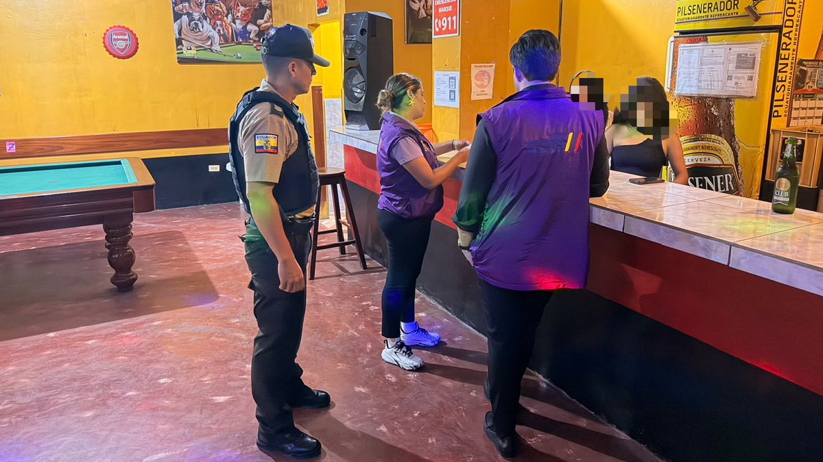 CGGalapagos's tweet photo. Controles preventivos y de seguridad ciudadana se ejecutaron a nivel provincial, con la inspección de establecimientos nocturnos, patrullajes y verificación de horarios de funcionamiento. https://t.co/ZRrM5EsZxS