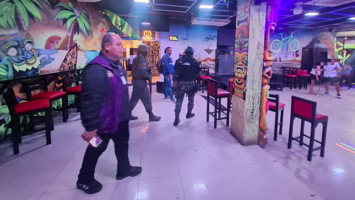 CGGalapagos's tweet photo. @santacruzradio @radioencantada @MinGobiernoEc @Presidencia_Ec @ComunicacionEc 🧵Como resultado, se emitieron 6 citaciones de tránsito y se detuvo a 3 personas por conducir en estado de embriaguez. https://t.co/rYmr4uD6gF