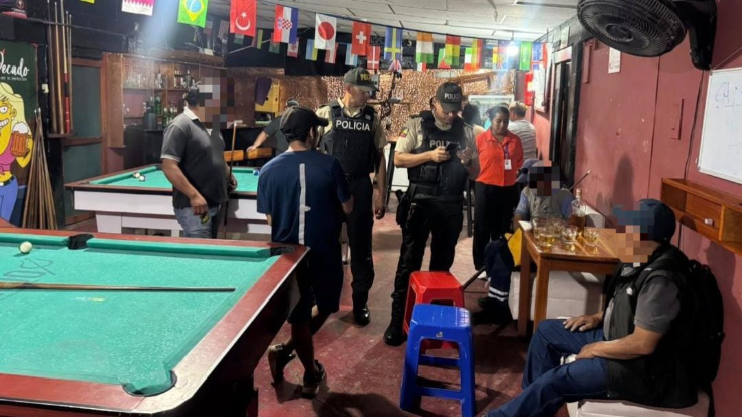 CGGalapagos's tweet photo. @santacruzradio @radioencantada @MinGobiernoEc @Presidencia_Ec @ComunicacionEc 🧵El Gobierno de #ElNuevoEcuador, mediante la Intendencia General de Policía y en coordinación con la @PoliciaEcuador y las @FFAAECUADOR, mantiene acciones de control y prevención permanente para fortalecer la seguridad, el orden público y la tranquilidad en las islas. https://t.co/HMqGgbyYDf