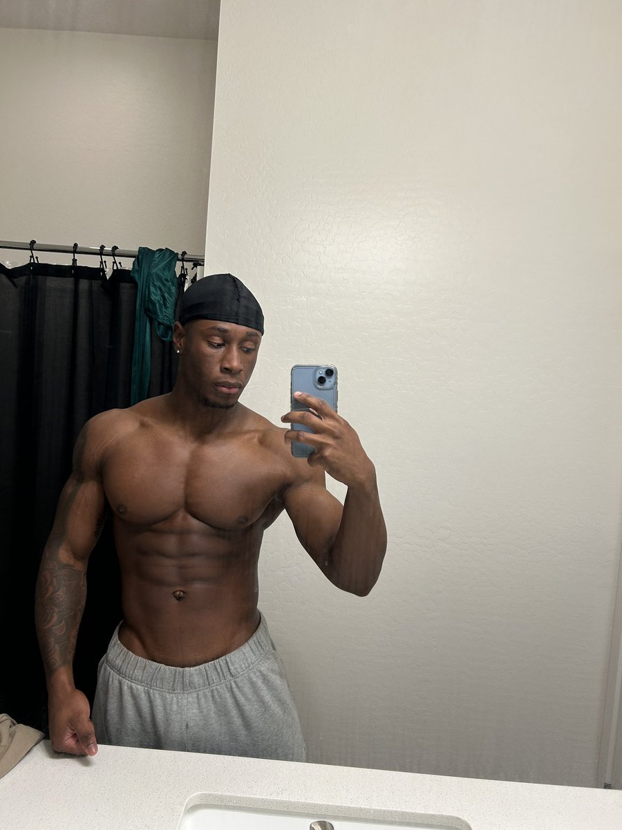 jaydadon43's tweet photo. Need to get into some type of fitness modeling fr #az #fypシ゚viral https://t.co/fw9KwiLYuk