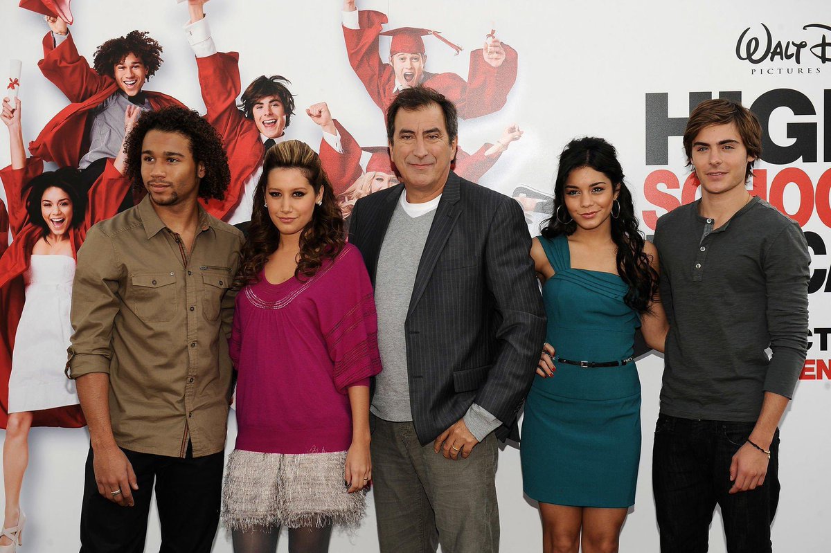 ThrowbackTisx's tweet photo. October 3rd, 2008: Ashley Tisdale attends the High School Musical 3: Senior Year Photo Call in Madrid, Spain
•#CorbinBleu #VanessaHudgens #ZacEfron #KennyOrtega https://t.co/WH1MDU71ST