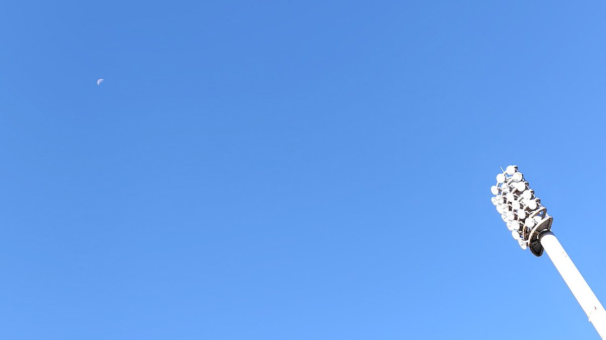 phnompenh2004's tweet photo. 空。 https://t.co/PhSXzAwDwN