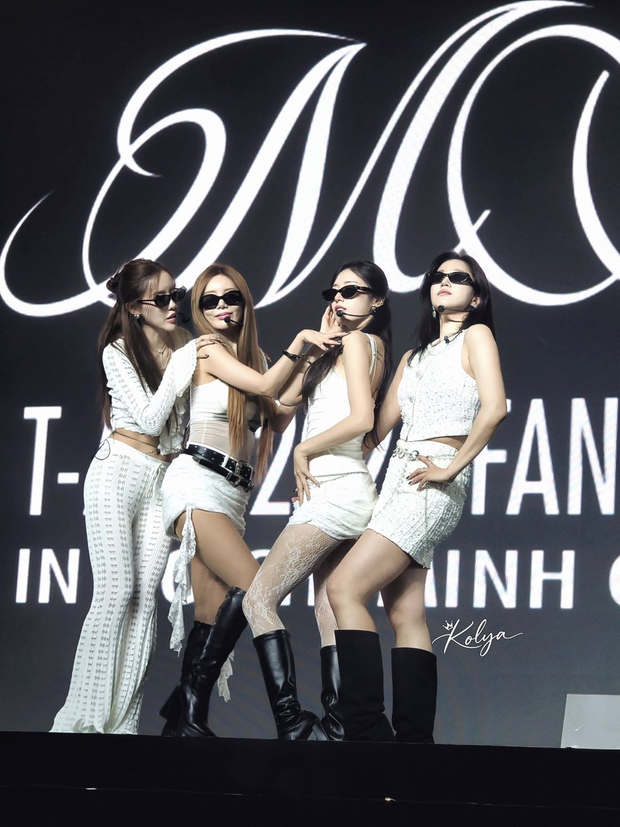 Like_JIYEON_E's tweet photo. 썬구리 티아라😎👑 https://t.co/6ySWRsgnDr