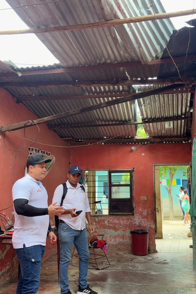 MagdalenaGober's tweet photo. 🌧️🏠 Gobernación del Magdalena acompaña atención de emergencia por vendaval en Zona Bananera

Un censo preliminar reporta más de 300 viviendas afectadas, principalmente por pérdida de cubiertas, tras el vendaval registrado en Varela, La Candelaria y Orihueca. https://t.co/45lYwN1LBb