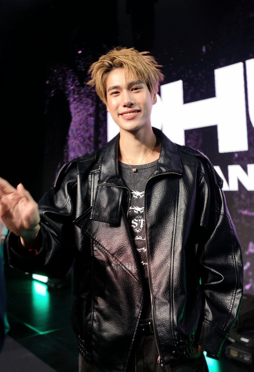 PnalinSKW's tweet photo. ภูวิน!! คนเท่หหหหหหห์
(ในใจ ฮึ้ยยย น่ารักว่ะ 🫪)

PHUWIN 1ST FANCON IDN

#2026Phuwin1stFanconinIndonesia
#phuwintang https://t.co/uXnX9sQuSf