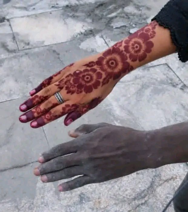 Abdullahircc12's tweet photo. Hannun Mai nemowa da hannun Mai cinyewa.🤣😂 https://t.co/J3GZI5fWiO