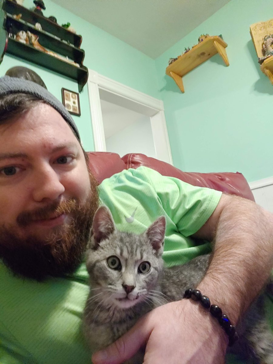 DevinScottPromo's tweet photo. Atlas
Time is so cruel. Ill forever miss you buddy. You were the best. My boy.. my kitten. I love you Atlas. I'm sorry.
2018-2026
You have way too many funny pictures to share, and no one will even see this, but thanks for many years of love and so rolly. I really will miss you. https://t.co/hF9Jv9yEbj
