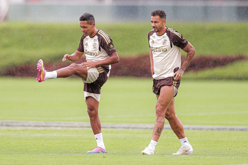 flamengandorj's tweet photo. Flamengo treina, nesta sábado (03), no Ninho do Urubu. https://t.co/PEZ6ce0pkl