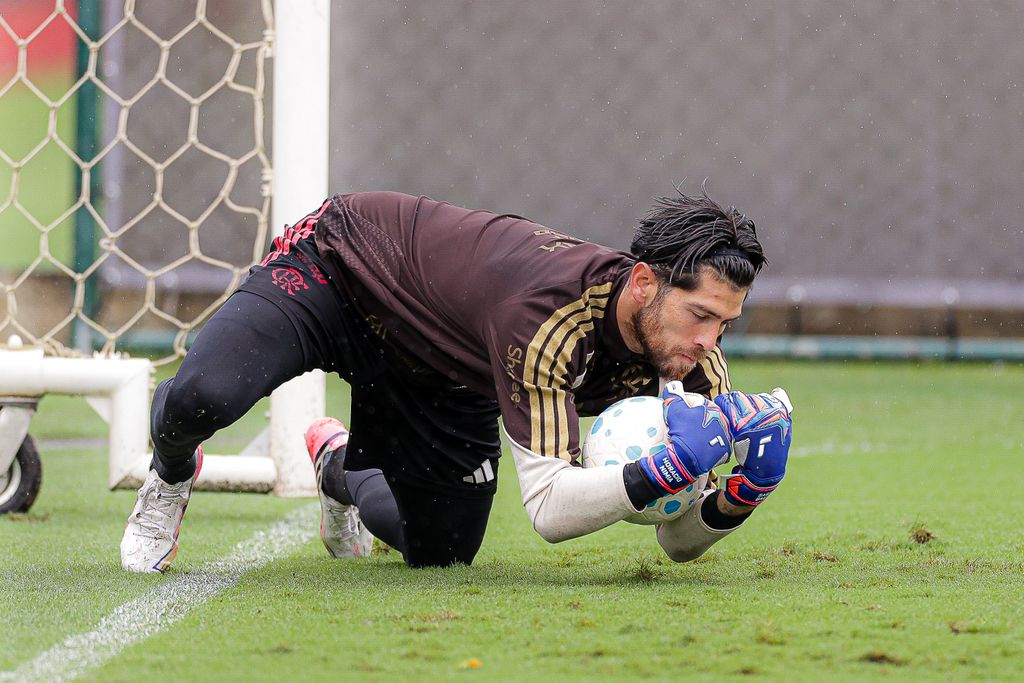 flamengandorj's tweet photo. Flamengo treina, nesta sábado (03), no Ninho do Urubu. https://t.co/PEZ6ce0pkl