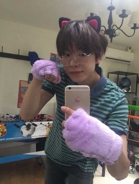 yuszhis's tweet photo. the cat ears stay on. FOREVER!!! https://t.co/J82OUfWGHd
